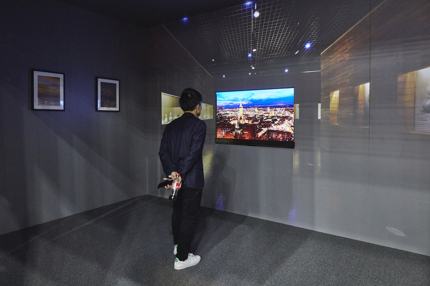 Metz Invision Transparent OLED TV IFA 2019